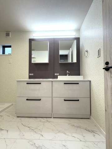 Chigasaki Garage Terraceの独立洗面台