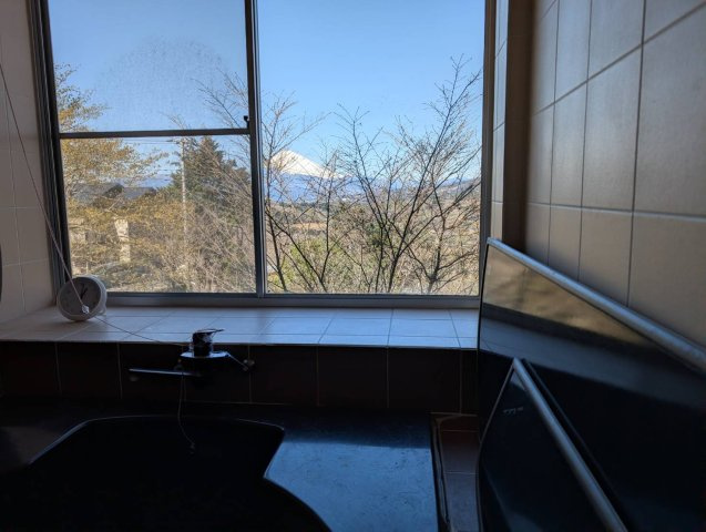 函南町　南箱根ダイヤランドの展望|浴室からも富士山を望みます。