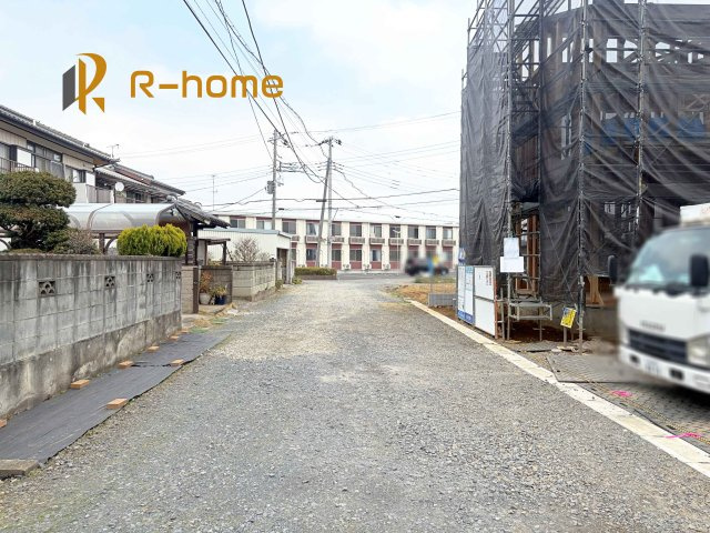 石岡市石岡3期　新築戸建て　1号棟の前面道路含む現地写真|周辺環境も併せて案内致します♪
閑静な住宅地で笑顔あふれる新生活！
ぜひ現地へお越しください♪