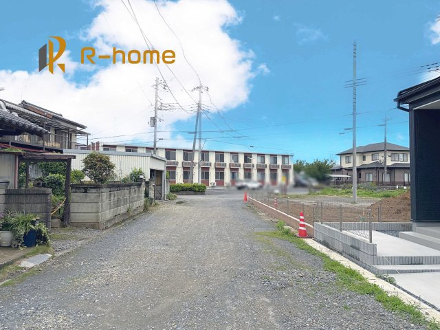 石岡市石岡3期　新築戸建て　1号棟の前面道路含む現地写真|堂々！建物完成♪実際のお部屋をご見学可能です♪
ご見学が一番の資料！お気軽にお問い合わせ下さい♪