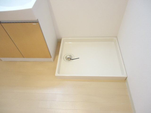 ロイヤルシャトーのその他|洗濯機置場