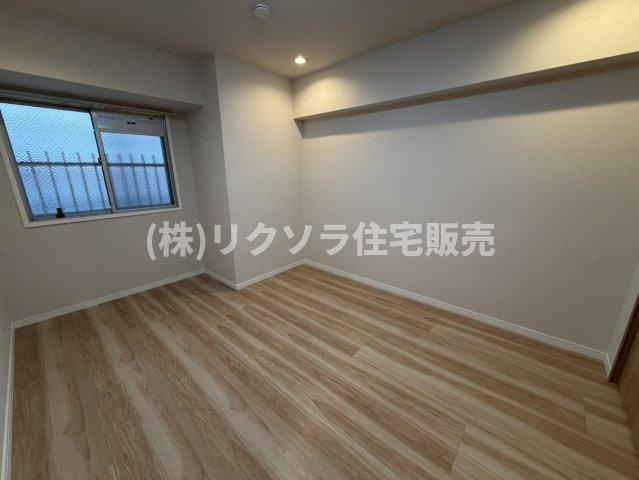 さんくれーる茨木C棟の洋室|洋室6.6帖
■物件内覧・資金計画相談・住宅ローン相談、リフォーム相談、お問合せ受付中■
※当日・翌日のご内覧、ご相談はお電話でのお問合せがスムーズです！