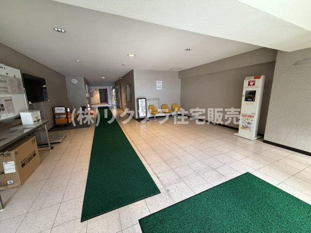 さんくれーる茨木C棟のエントランス|■物件内覧・資金計画相談・住宅ローン相談、リフォーム相談、お問合せ受付中■
※当日・翌日のご内覧、ご相談はお電話でのお問合せがスムーズです！