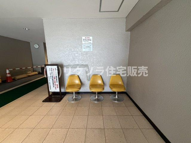 さんくれーる茨木C棟のロビー|■物件内覧・資金計画相談・住宅ローン相談、リフォーム相談、お問合せ受付中■
※当日・翌日のご内覧、ご相談はお電話でのお問合せがスムーズです！