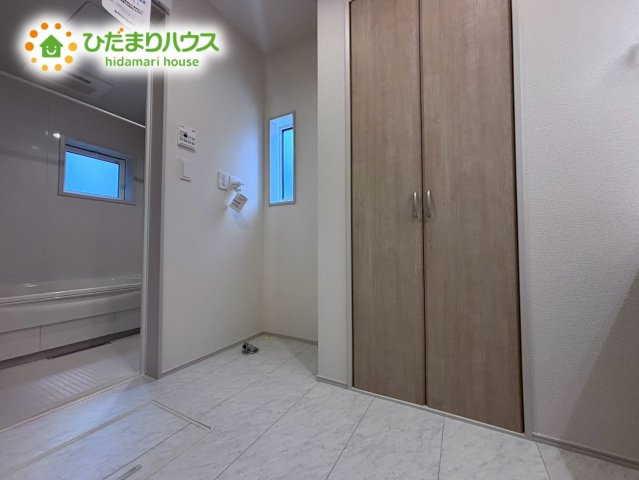 北本市中丸7丁目　新築戸建　ブルーミング09の脱衣所