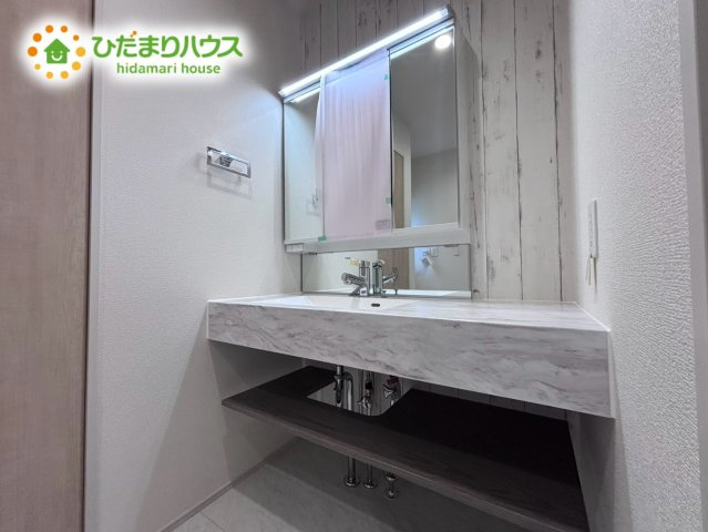 北本市中丸7丁目　新築戸建　ブルーミング09の独立洗面台