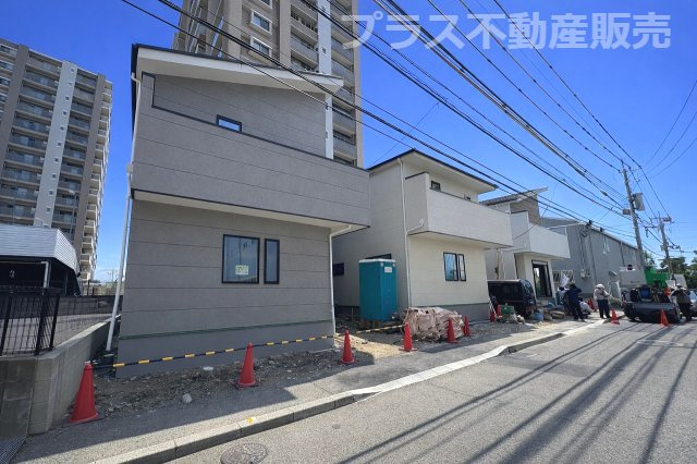 【玄関】 | 福岡市東区原田4丁目3期　1号棟（全3棟）【仲介手数料無料・0円】 | 施工例。施工例は完成時と異なる場合があります。