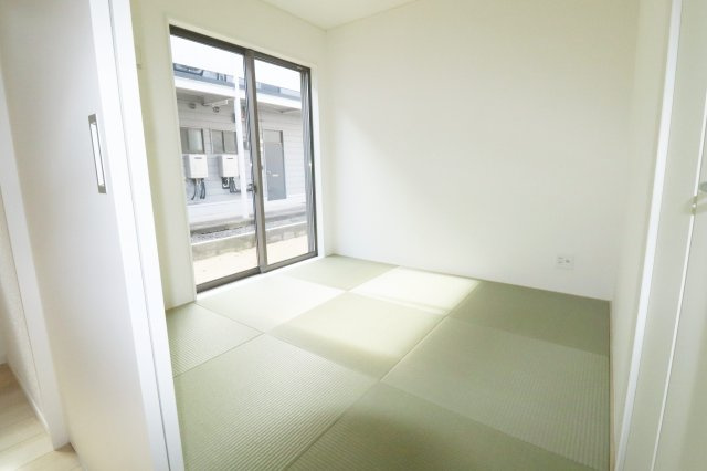 郡山市並木５丁目　　　　５号棟　　　大島小学校、郡山第５中学区の和室|和室　リビングに隣接しているので使いやすいです♪