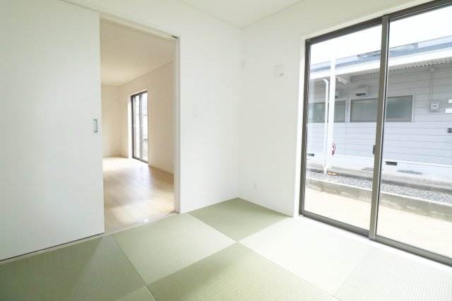 郡山市並木５丁目　　　　５号棟　　　大島小学校、郡山第５中学区の和室|和室　リビングに隣接しているので使いやすいです♪