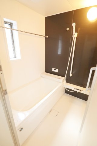 郡山市並木５丁目　　　　５号棟　　　大島小学校、郡山第５中学区の浴室