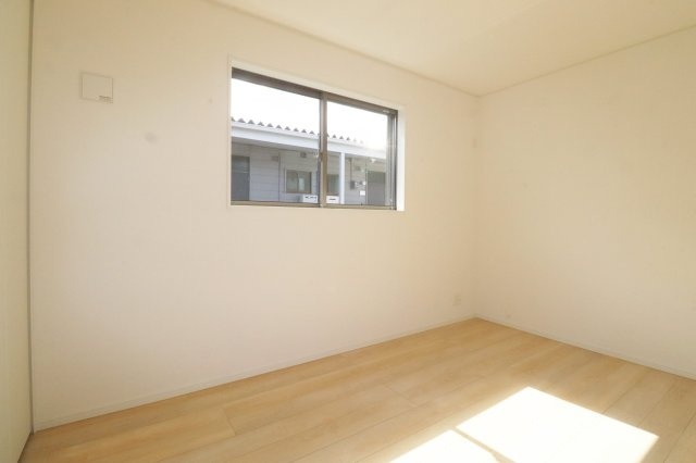 郡山市並木５丁目　　　　５号棟　　　大島小学校、郡山第５中学区の洋室