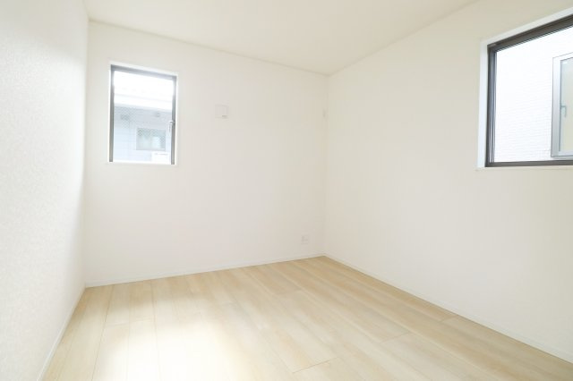 郡山市並木５丁目　　　　５号棟　　　大島小学校、郡山第５中学区の洋室