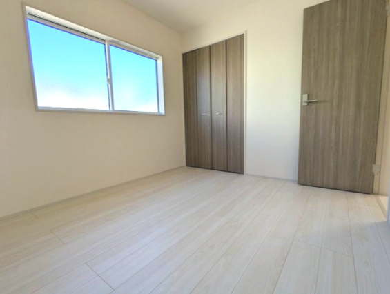 水戸市赤塚1丁目の洋室|いつかは子供部屋として使いたい...お子様の成長に合わせて机やベッドを配置し将来を見越しての住まいを～