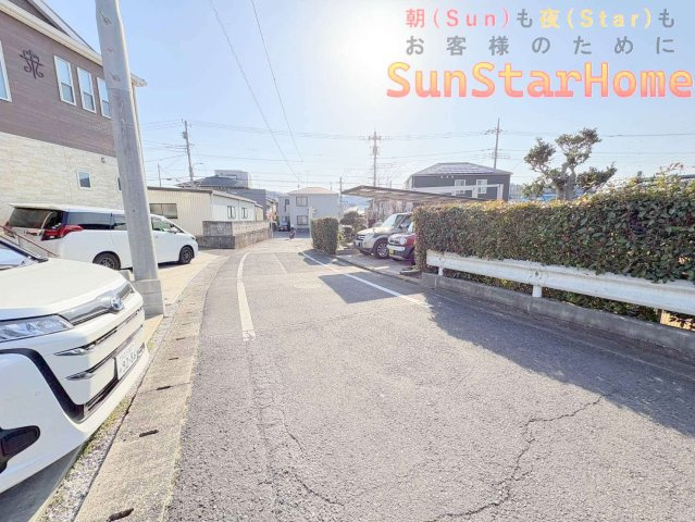 【※サンスターホーム限定物件】羽村市羽西1丁目　築浅中古戸建ての前面道路含む現地写真