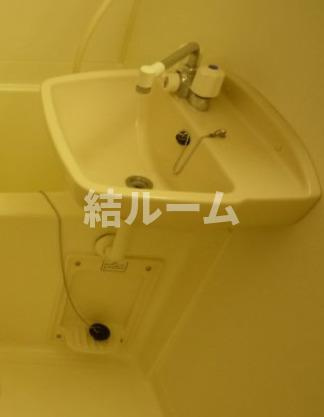 板橋区東新町１丁目のアパートの洗面所