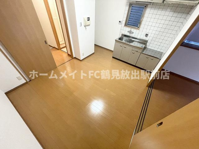 大阪市鶴見区放出東３丁目の賃貸マンションの居間・リビング