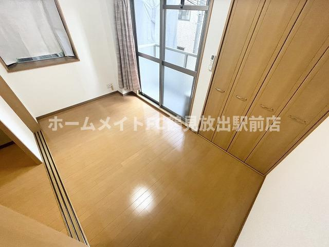 大阪市鶴見区放出東３丁目の賃貸マンションの洋室