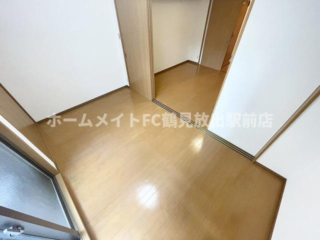 大阪市鶴見区放出東３丁目の賃貸マンションの洋室