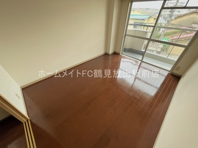大阪市鶴見区今津南１丁目の賃貸マンションの洋室
