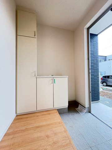 新築戸建　富士市宮島８期　全3区画　3号棟166.17㎡（50.26坪）の玄関|玄関ホールです