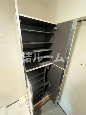 豊島区池袋本町４丁目のアパートの玄関