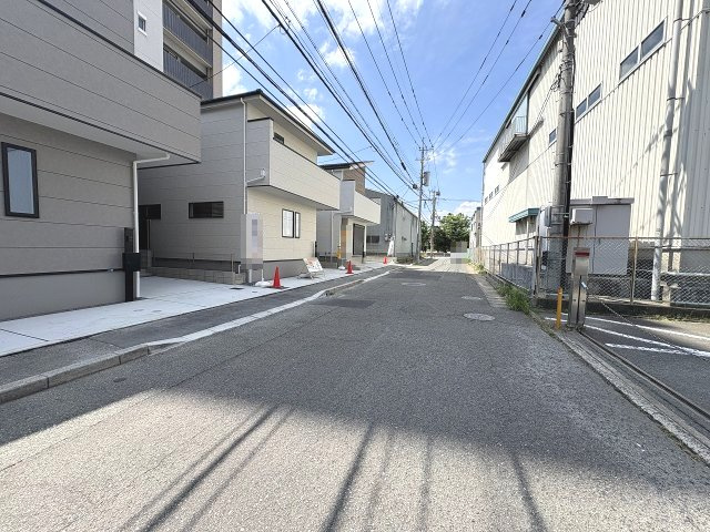 【その他】 | 福岡市東区原田4丁目3期　2号棟（全3棟）【仲介手数料無料・0円】 | 現地写真。前面道路です。