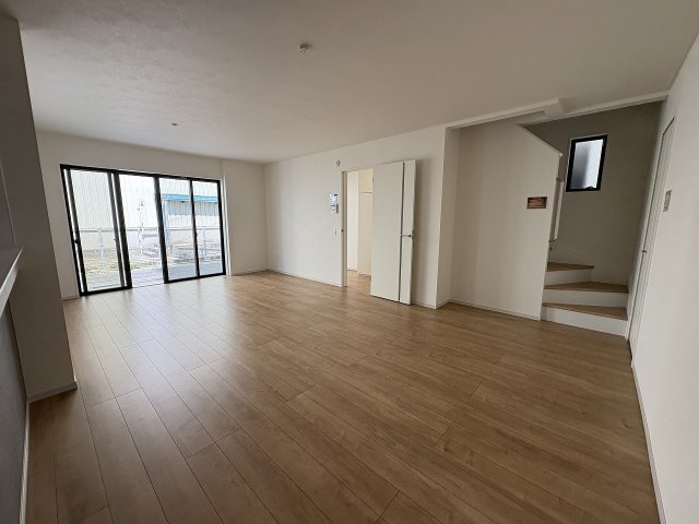 【居間・リビング】 | 福岡市東区原田4丁目3期　3号棟（全3棟）【仲介手数料無料・0円】 | 現地写真。