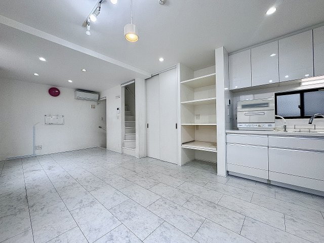 本駒込４丁目中古戸建の居間・リビング