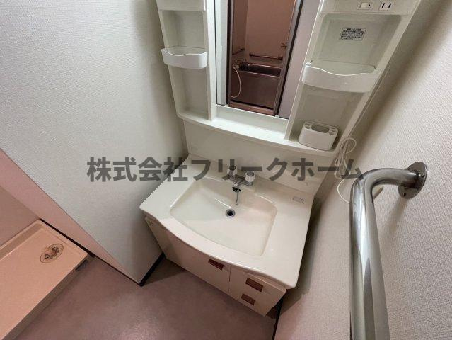 武蔵野市関前２丁目の賃貸マンションの洗面所