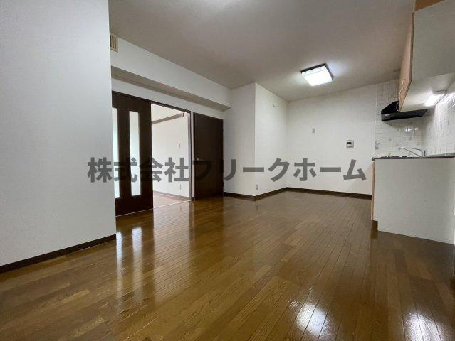 武蔵野市関前２丁目の賃貸マンションの居間・リビング