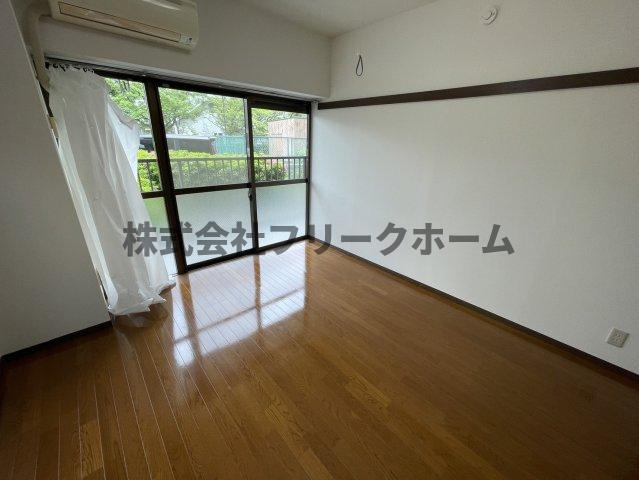 武蔵野市関前２丁目の賃貸マンションの居間・リビング