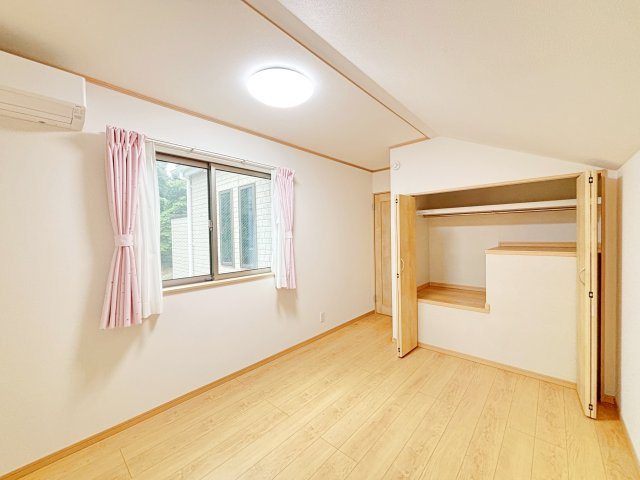 大蔵5丁目戸建の収納|2階洋室