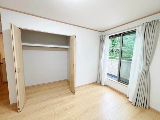 大蔵5丁目戸建の収納|2階洋室
