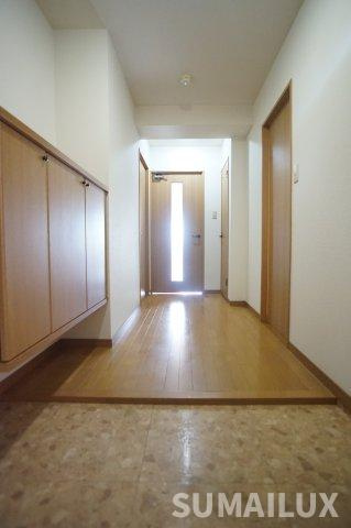 熊本市南区田井島１丁目の賃貸マンションの玄関|写真は反転タイプになります。