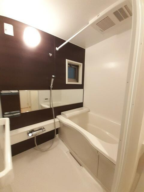 メゾン　エリオントの浴室|２０１号室の写真です 