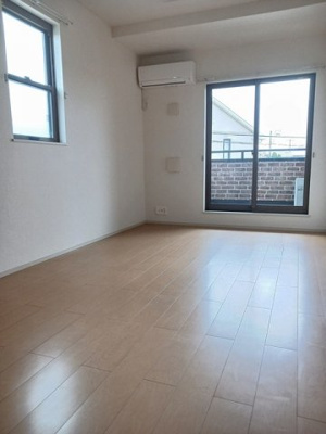 【居間・リビング】 | クラシオン | こちらの居間で趣味の時間をお楽しみください