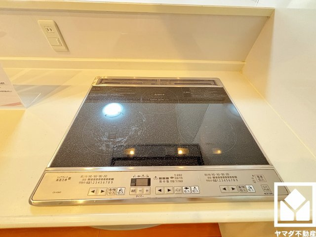 尼崎市大島1丁目のその他|安全性と使いやすさを兼ね備えたIHクッキングヒーターで快適なキッチンライフ。お手入れもラクラクです。