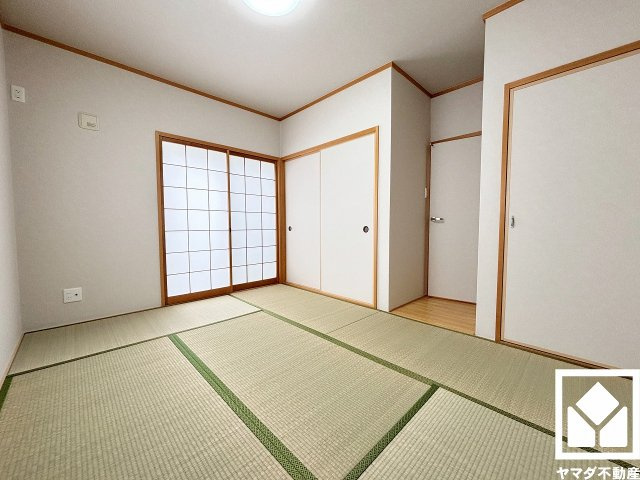 尼崎市大島1丁目の和室|約6.5帖の1階和室です。子どもの遊び場、お昼寝スペース、家族のくつろぎ空間にも。和室があると、暮らしの幅がぐんと広がる。