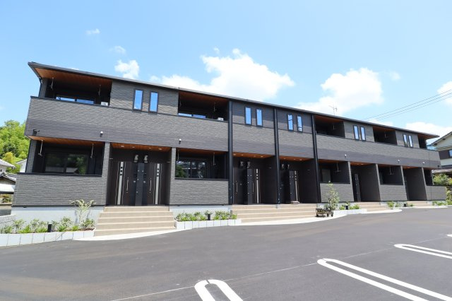 橿原市鳥屋町のアパート