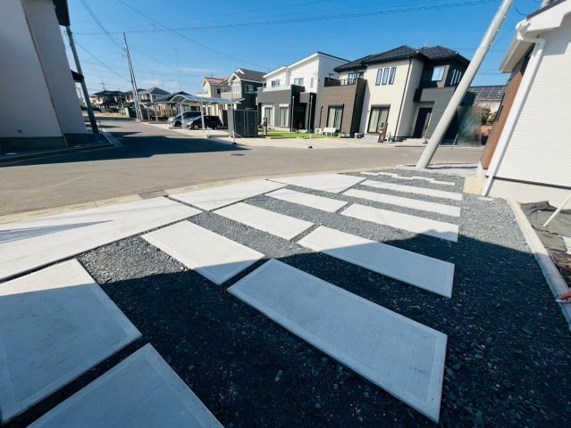 【いろどりアイタウン】　栃木市大宮町　22-P1　全13邸の駐車場|カースペース並列3台駐車可♪
2026年3月撮影