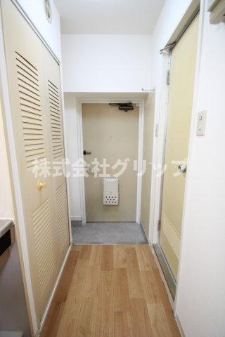日興パレス川崎の玄関