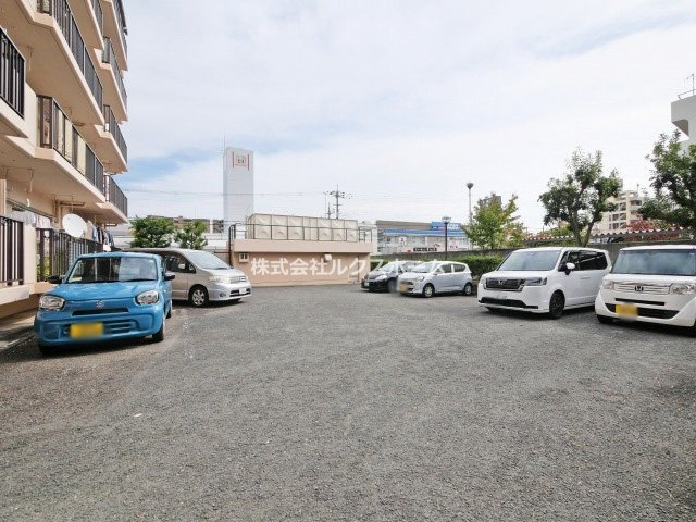 ピアタウンの駐車場
