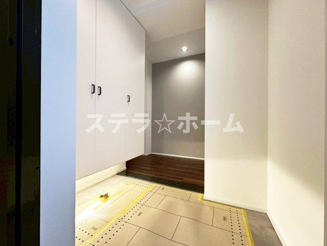 セントラルパレス東豊中の玄関|明るい玄関です