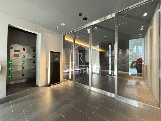 S-RESIDENCE阿波座WESTのエントランス