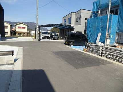広島市安佐北区深川7丁目　新築一戸建て(全5棟)の前面道路含む現地写真