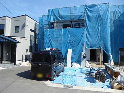 広島市安佐北区深川7丁目　新築一戸建て(全5棟)の前面道路含む現地写真