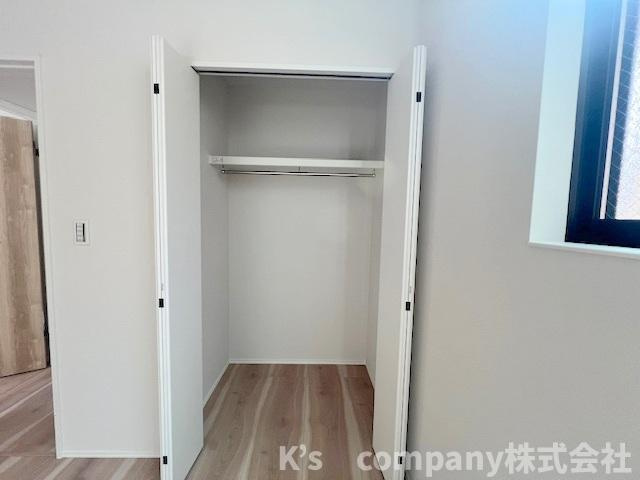 茅ヶ崎市東海岸南3丁目　新築戸建　1号棟の収納|洋室5帖の収納スペース◇