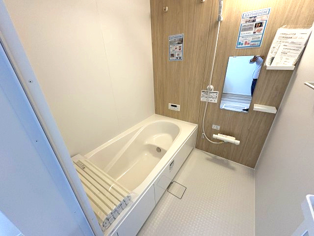 【浴室】 | 福岡市東区三苫1丁目2期　1号棟（全4棟）【仲介手数料無料・0円】 | 施工例。浴室です。施工例は完成時と異なる場合があります。