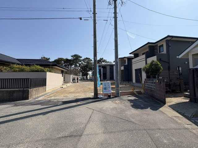 【その他】 | 福岡市東区三苫1丁目2期　1号棟（全4棟）【仲介手数料無料・0円】 | 現地写真。前面道路です。