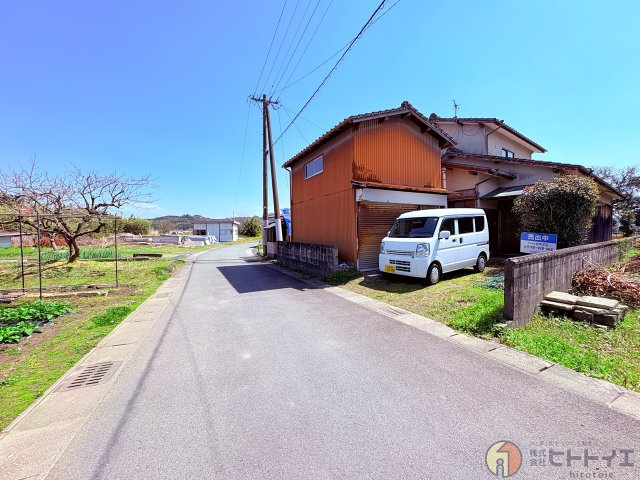 中古住宅)八女市酒井田の前面道路含む現地写真